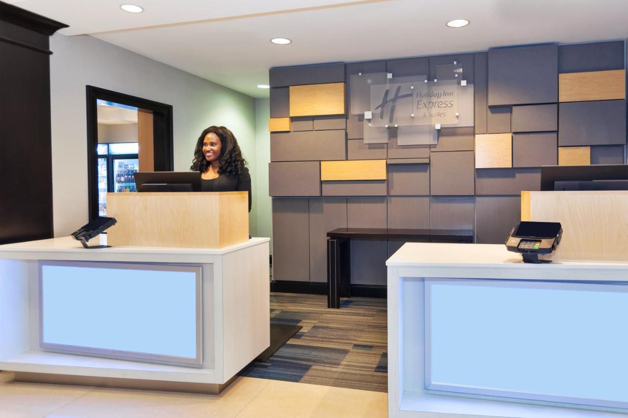 Holiday Inn Express Hotel & Suites Warminster-Horsham By Ihg Екстериор снимка