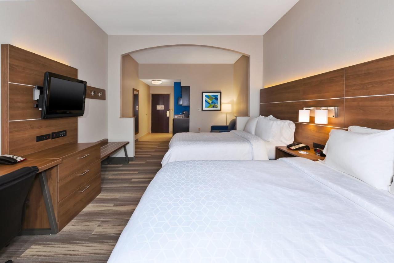 Holiday Inn Express Hotel & Suites Warminster-Horsham By Ihg Стая снимка