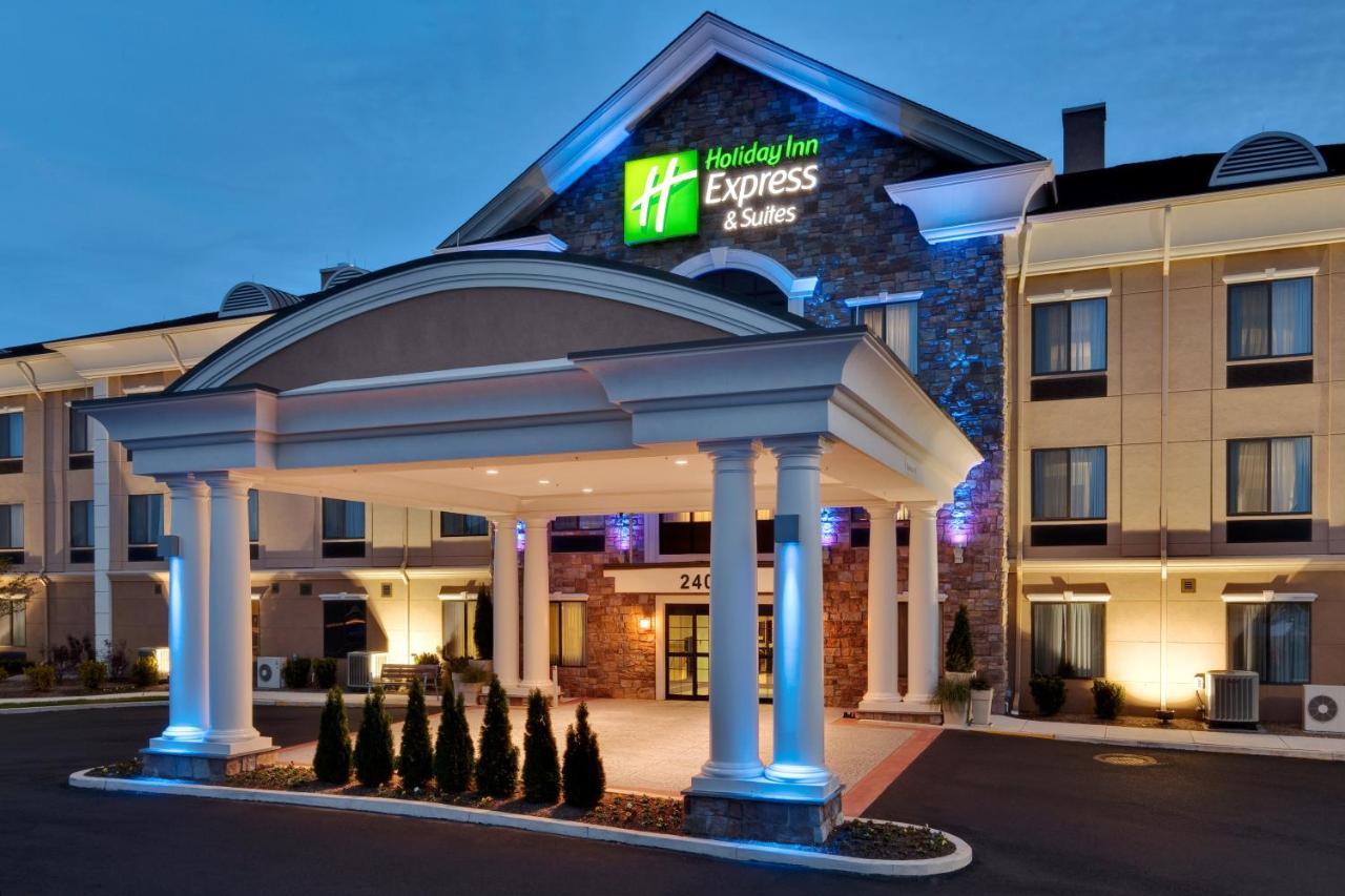 Holiday Inn Express Hotel & Suites Warminster-Horsham By Ihg Екстериор снимка