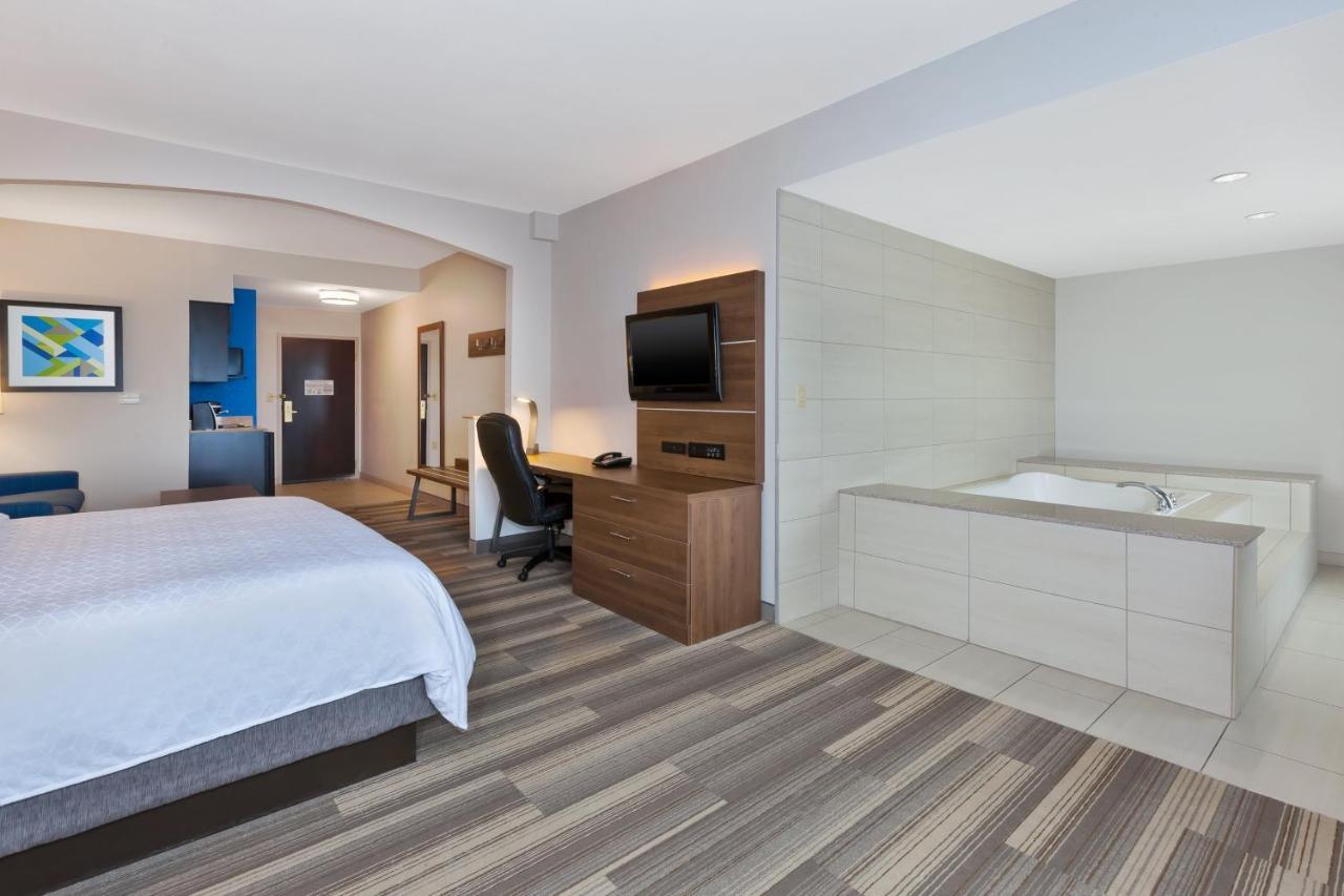 Holiday Inn Express Hotel & Suites Warminster-Horsham By Ihg Стая снимка