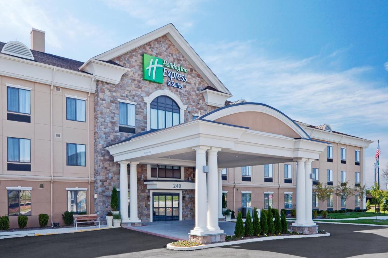 Holiday Inn Express Hotel & Suites Warminster-Horsham By Ihg Екстериор снимка